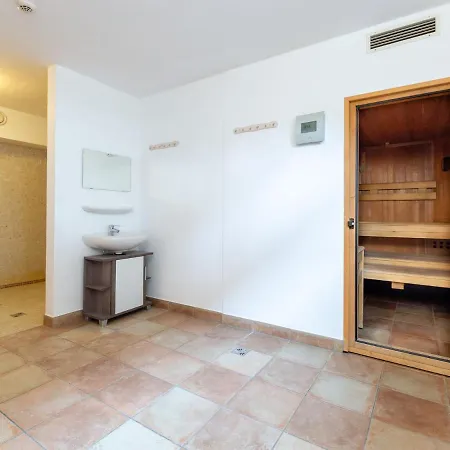 With Beautiful View And Sauna, Near Zell Am See & Kaprun Apartman